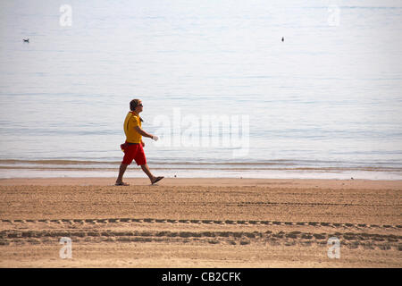 Weymouth, Großbritannien Mai Mittwoch 23 2012. Das warme Wetter bestmöglich nutzen wie die Temperaturen steigen am Strand von Weymouth, UK Stockfoto