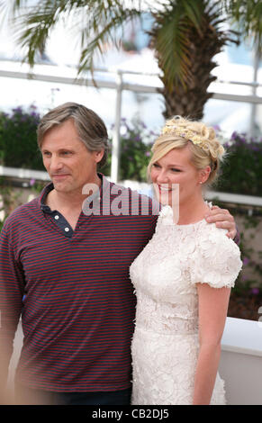 Viggo Mortensen, Kirsten Dunst, bei On The Road-Fototermin bei der 65. Cannes Film Festival France. Der Film basiert auf dem Buch mit dem gleichen Namen von beat Schriftsteller Jack Kerouak und unter der Regie von Walter Salles. Mittwoch, 23. Mai 2012 in Cannes Film Festival, Frankreich. Stockfoto