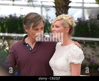Viggo Mortensen, Kirsten Dunst, bei On The Road-Fototermin bei der 65. Cannes Film Festival France. Der Film basiert auf dem Buch mit dem gleichen Namen von beat Schriftsteller Jack Kerouak und unter der Regie von Walter Salles. Mittwoch, 23. Mai 2012 in Cannes Film Festival, Frankreich. Stockfoto