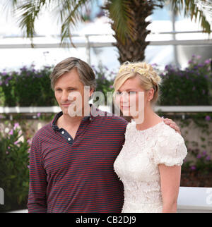 Viggo Mortensen, Kirsten Dunst, bei On The Road-Fototermin bei der 65. Cannes Film Festival France. Der Film basiert auf dem Buch mit dem gleichen Namen von beat Schriftsteller Jack Kerouak und unter der Regie von Walter Salles. Mittwoch, 23. Mai 2012 in Cannes Film Festival, Frankreich. Stockfoto