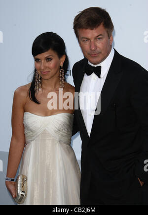 HILARIA THOMAS & ALEC BALDWIN AMFAR KINO GEGEN AIDS GALA CANNES FILM FESTIVAL 2012 HOTEL DU CAP-EDEN-ROC CANNES FRANKREICH 2 Stockfoto