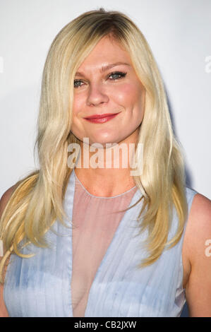 Kirsten Dunst (Schauspielerin) im Ankunftsbereich für das AmfAR-Kino gegen AIDS Charity Auktion 65. Cannes Film Festival 2012 Hotel du Cap-Eden-Roc, Antibes, Frankreich Donnerstag, 24. Mai 2012 Stockfoto