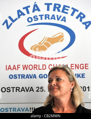 Athlet Tatana Kocembova-Netolickova (CZE) ist auf der Pressekonferenz während Golden Spike Athletic Meeting in Ostrava, Tschechien am 25. Mai 2012 abgebildet. (Foto/Jaroslav Ozana CTK) Stockfoto