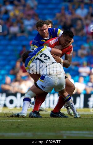 26.05.2012 Manchester, England. Warrington Wolves V Widnes Wikinger.  Warrington Wölfe Ben Harrisonin Aktion am Wochenende Stobart Super League Rugby Magie von Etihad Stadium Stockfoto