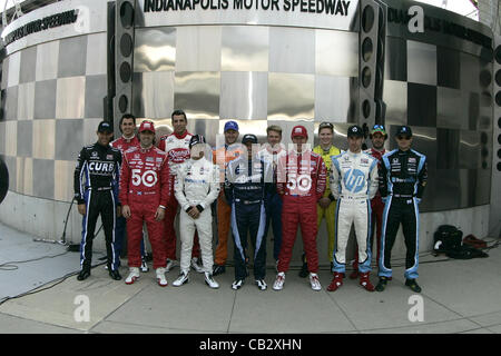 25. Mai 2012 - Indianapolis, Indiana, USA - IZOD Indycar Series, der Indy 500, Indianapolis, IN, Qualifikation, 18-27 Mai 2012, GRAHAM RAHAL, Service Zentrale Chip Ganassi Racing Honda, DARIO FRANCHITTI, Target Chip Ganassi Racing JUSTIN WILSON, Sonny BBQ Dale Coyne Racing Honda, Honda, TAKUMA Stockfoto