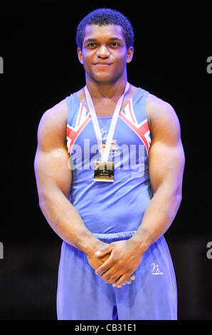 Europäische Gymnastik-Meisterschaften. Montpelier Frankreich. Finale Junior Mens Individuum 27.5.12.  Courtney Tulloch aus Großbritannien Gold an den Ringen Stockfoto