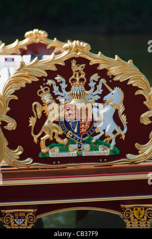 Queens Diamond Jubilee Barge Gloriana vorbereitet während einer Hitzewelle am Montag 28. Mai in Richmond upon Thames für die königliche Flotte feiern am 3. Juni 2012 in London, Großbritannien Stockfoto