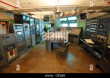 Kennedy Space Center "Dann & jetzt" Tour, historische Mercury Programm Blockhaus Interieur. Stockfoto