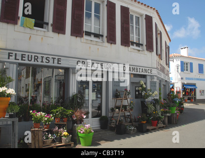 Blumenladen in der Altstadt von der Hafenstadt Port Joinville auf der Atlantikinsel Île d'Yeu in Vendée, Frankreich