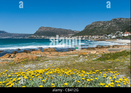 Kalk Bay-Blick von St. James Strand in der Nähe von Simons Town Western Cape Südafrika Stockfoto