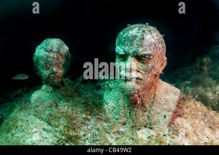 Gruppe von Skulpturen Wladimir Iljitsch Lenin, zuerst in der Welt Unterwasser museum Leaders' Gasse oder sowjetischen Atlantis Stockfoto