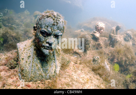 Gruppe von Skulpturen Wladimir Iljitsch Lenin, zuerst in der Welt Unterwasser museum Leaders' Gasse oder sowjetischen Atlantis Stockfoto