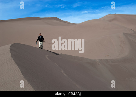 Mike Vining auf die Great Sand Dunes Great Sand Dunes National Park Colorado USA Stockfoto