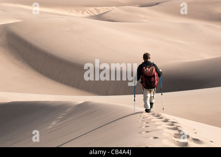 Mike Vining auf die Great Sand Dunes Great Sand Dunes National Park Colorado USA Stockfoto