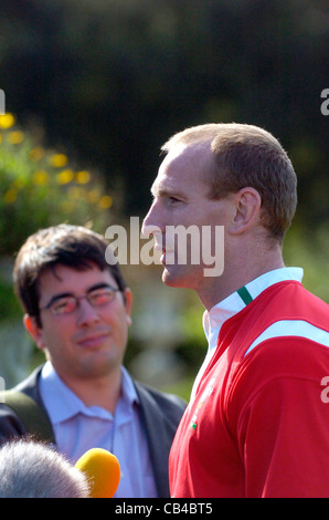 Walisischen Rugby-Spieler Gareth Thomas im Jahr 2004 als Kapitän der walisischen Mannschaft präsentiert. (Nur zur redaktionellen Verwendung) Stockfoto