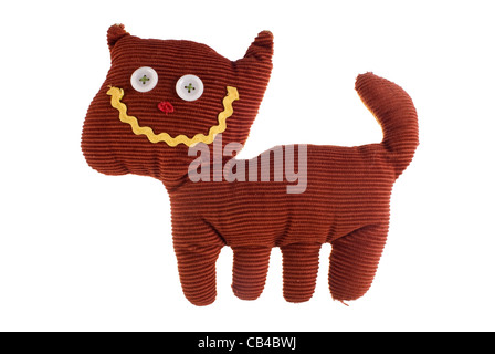 Eine lächelnde Stoff Teddy Katze isoliert auf weißem Hintergrund mit. Im Preis inbegriffen Clipping-Pfad, so können Sie leicht schneiden Sie es aus und legen Sie über die Oberseite eines Designs. Stockfoto