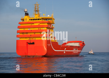 VIKING AVANT ist mit Brücke und Motor aft, Öl-Industrie Versorgungsschiffen Segeln von Montrose Schottland gebaut. Stockfoto