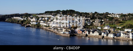 Panoramablick von der kleinen Stadt Fowey an der Mündung des Flusses Fowey an der südlichen Küste von Cornwall im Süden westlich von Stockfoto