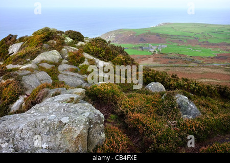 Der Blick vom Gipfel des Carn Galver an der Küste von Cornwall in Großbritannien. Stockfoto