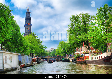 Westerkerk Blick auf Kanal Stockfoto