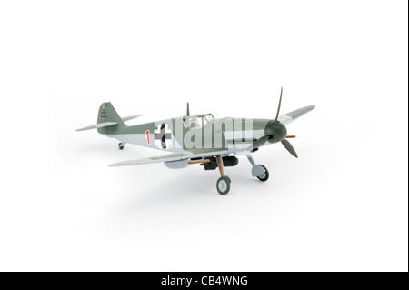 Ein Modell einer Messerschmitt Bf 109 als einen Ausschnitt vor dem Hintergrund der weisse Studio gedreht. Stockfoto