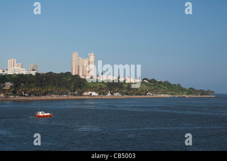 Afrika, Mosambik Maputo. Indischen Ozean Aussicht auf die Hauptstadt Maputo City von Maputo-Bucht. Stockfoto