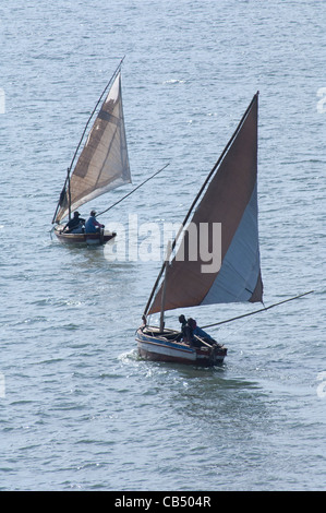 Afrika, Mosambik Maputo. Lokale Fischer auf Maputo-Bucht im Indischen Ozean. Stockfoto