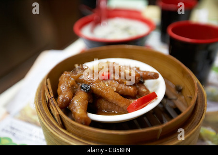 gedämpfte Hühnerfüße mit schwarzen Bohnen-Sauce ein Dim Sum Tim ho wan Michelin-Sternen ausgezeichneten Restaurant in Mong Kok Bezirk Kowloon hong Stockfoto