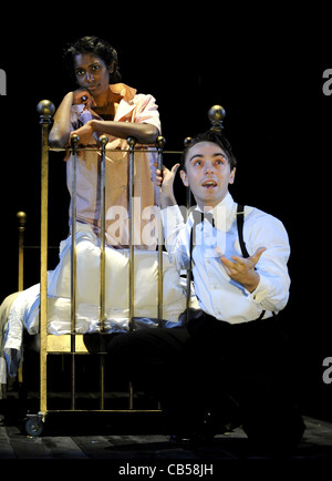 David Dawson als Romeo und Julia in der Royal Shakespeare Company Produktion von Romeo und Julia Anneika Rose Stockfoto