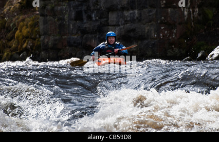 Verhandlungen über das schnelle Wasser, National Whitewater Center, Bala, Wales Stockfoto