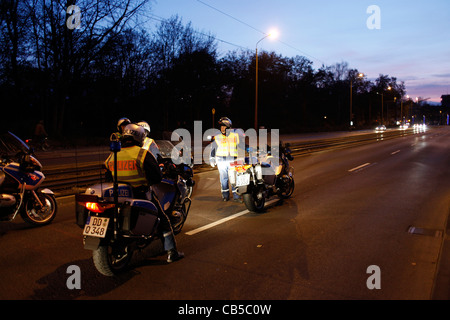 Polizei-Motorradfahrer in Deutschland Stockfoto