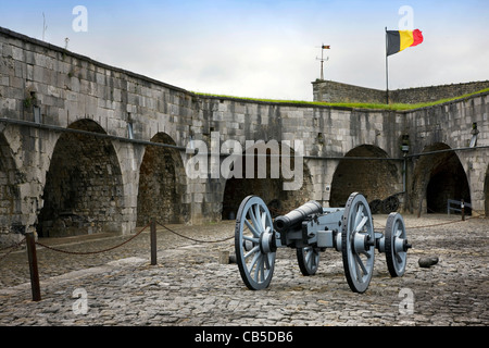 Kanone im Innenhof in der Zitadelle in Dinant, Belgien Stockfoto