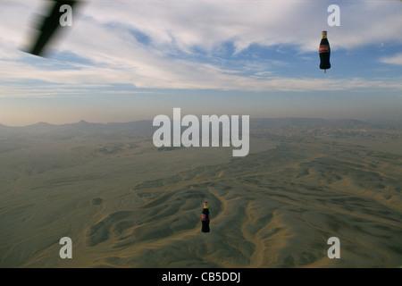 Coca-Cola riesigen Heißluftballons in Luxor nach einer rekordverdächtigen Höhe-Gratwanderung zwischen die Ballons Stockfoto