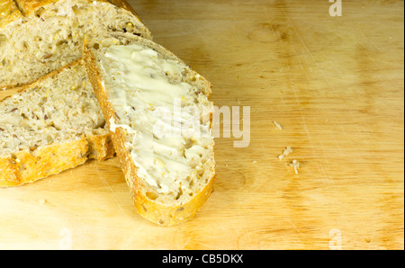 Vollkorn-Brot mit butter Stockfoto