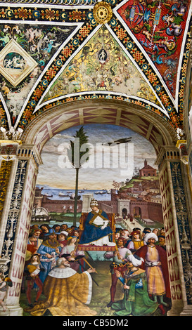 Unter freiem Himmel 10: "Papst Pius II kommt in Ancona" von Pinturicchio, in der Piccolomini-Bibliothek, Duomo di Siena, Toskana, Italien Stockfoto