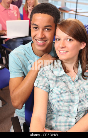 Freunde in der Schule Stockfoto