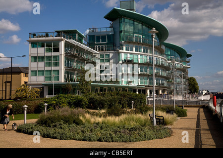 am Flussufer Wohnungen Wapping London England Stockfoto