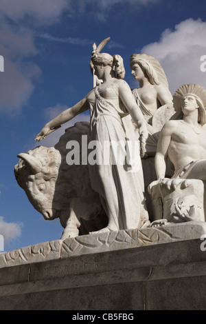 Statuen am Albert Memorial im Hyde Park, London, UK Stockfoto