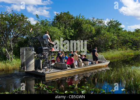 Airboot Tour bei Gator Park Airboat Tours am Highway 41 (Tamiami Trail), Florida Everglades, Florida, USA Stockfoto