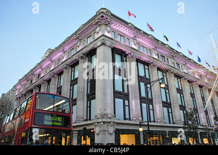 Selfridges-Kaufhaus am Weihnachten, Oxford Street, City of Westminster, London, Greater London, England, Vereinigtes Königreich Stockfoto