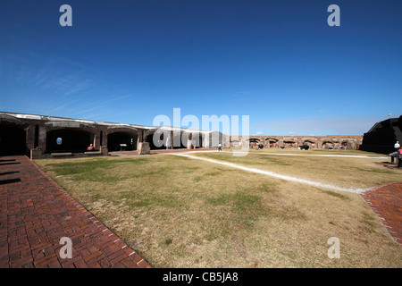 Weitwinkelaufnahme des Innenraums von Fort Sumter in Charleston, South Carolina Stockfoto