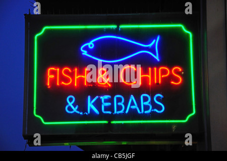 "Fish & Chips & Kebabs" Leuchtreklame in der Abenddämmerung, Oxford Street, City of Westminster, London, Greater London, England, Vereinigtes Königreich Stockfoto