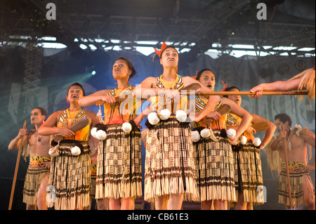 Beginn Performing Arts Tanz Gruppe durchführen Womadelaide Musik Kultur Festival Adelaide 2011 Maori traditionelle moderne Stockfoto