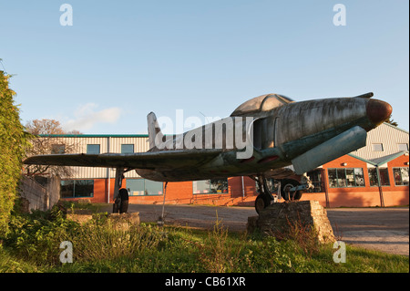 Ein Supermarine Swift F Mk 4 Kampfjet der 50er Jahre, im Besitz von Sheppards militärischen Überschussgeschäften in Herefordshire, Großbritannien Stockfoto