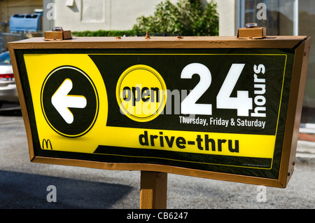 McDonalds 24 Stunden Drive Thru Zeichen, Miami, Florida, USA Stockfoto
