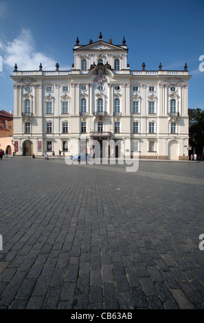 Des erzbischöfliche Palast, Schlossplatz, Prag, Tschechische Republik Stockfoto