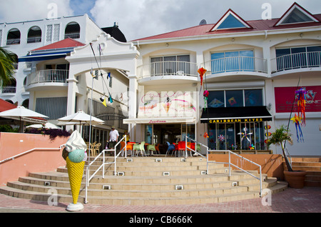 St. Maarten speichert Geschäfte an der Front Street, Philipsburg Stockfoto