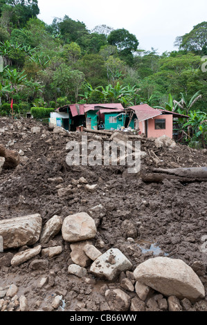 Erdrutsche nach heftigen Regenfällen in San Antonio de Escazú Zentraltal Costa Rica Stockfoto