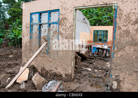 Erdrutsche nach heftigen Regenfällen in San Antonio de Escazú Zentraltal Costa Rica November 2010 Stockfoto