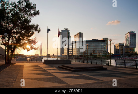 Abends Blick auf MediaCityUk von Trafford Promenade, Salford Quays Stockfoto